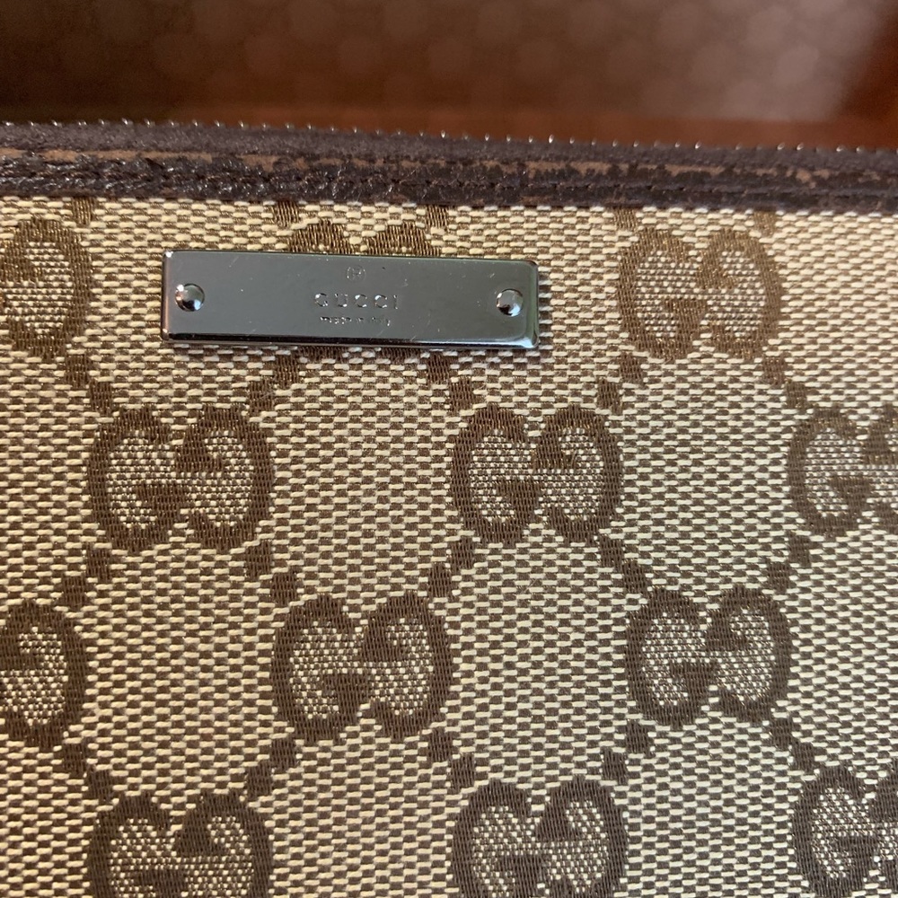 Authentic Gucci Wallet - Picture 2 of 13